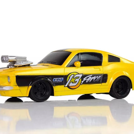 Nuotoliniu būdu valdomas sportinis automobilis 1:20 – geltonas lenktyninis modelis „Pilot 13“