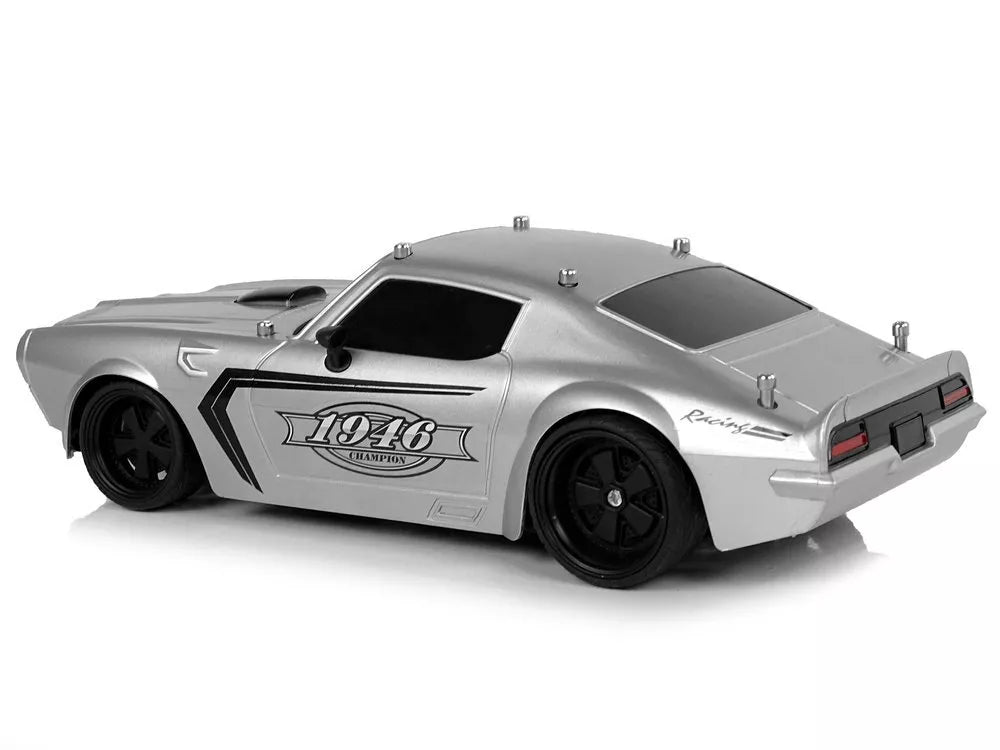 Nuotoliniu būdu valdomas sportinis automobilis 1:18 – sidabrinis lenktyninis modelis „Champion Pilot“