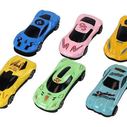 Didelis vilkikas su 6 automobiliais