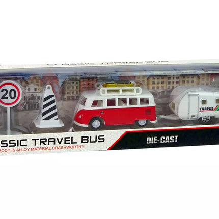 Raudonas autobusas su kemperio priekaba
