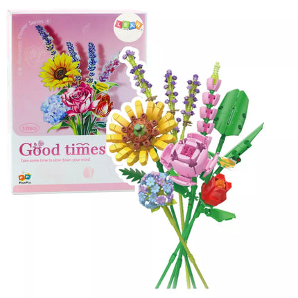 Gėlių puokštės statybinių kaladėlių kompozicija