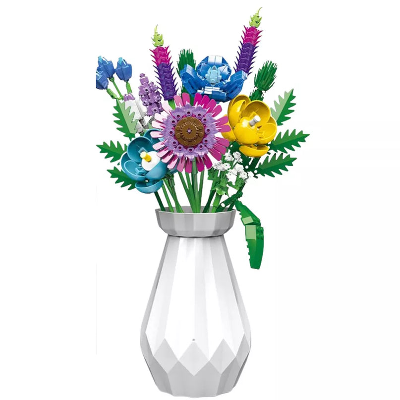 Statybiniai blokeliai gėlių puokštė baltoje vazoje