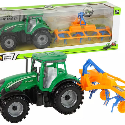 Žalios spalvos traktorius su grėbliu