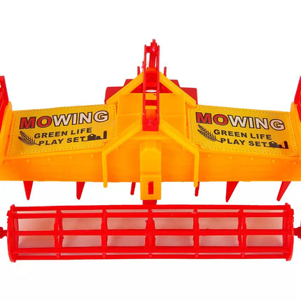 Raudonas traktorius su kultivatoriumi