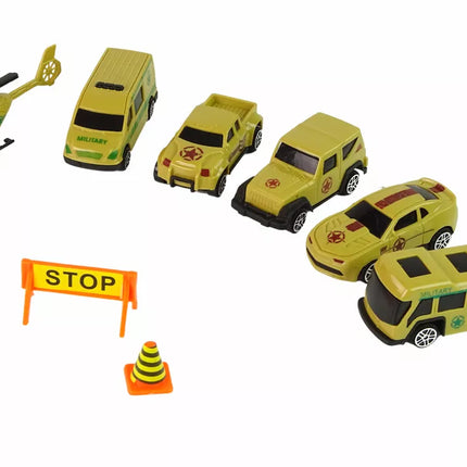 Automobilvežis–lagaminas su automobiliais ir sraigtasparniu