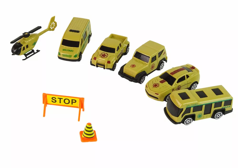 Automobilvežis–lagaminas su automobiliais ir sraigtasparniu
