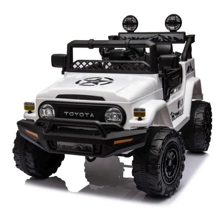 Elektrinis automobilis Toyota FJ baltas