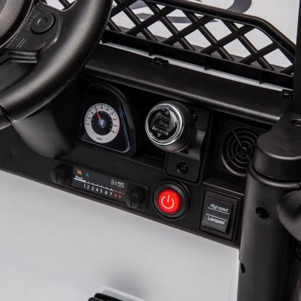 Elektrinis automobilis Toyota FJ baltas