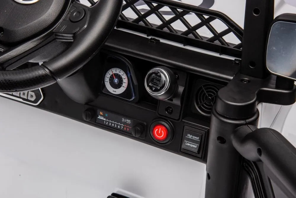 Elektrinis automobilis Toyota FJ baltas