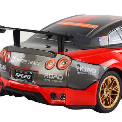 Nuotolinis sportinis automobilis raudonas