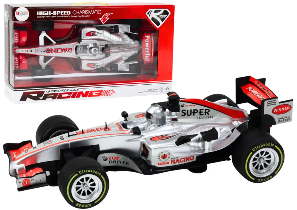 Sportinis automobilis trinties pavara sidabrinis