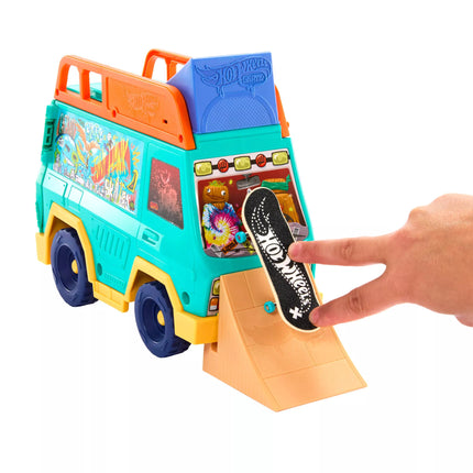 HOT WHEELS rinkinys – Riedlentininko autobusiukas, įkvėptas Tony Hawk (JGG91)