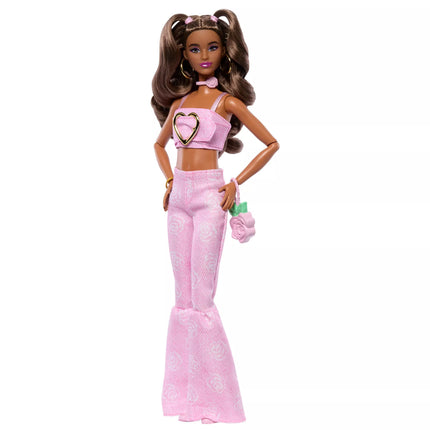 BARBIE DELUXE FASHIONISTAS lėlė rožiniu kostiumėliu (JJN72)