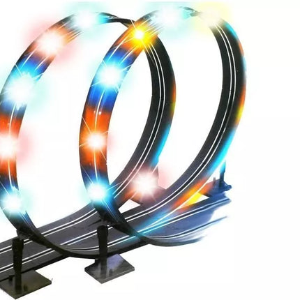 „Race Track Slot Cars 1:43“ – lenktynių trasa su 2 automobiliais, kilpomis ir LED apšvietimu