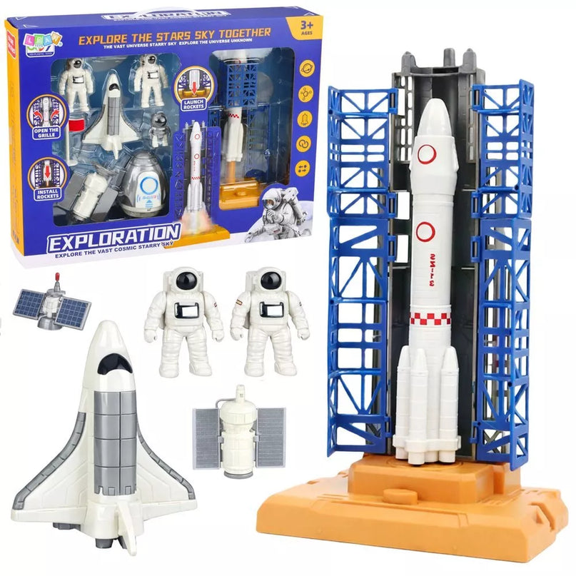 Kosmoso rinkinys: raketa, starto bokštas, šatlas, astronautai
