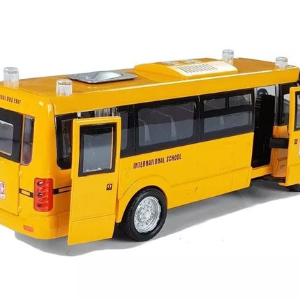 Metalinis mokyklinis autobusas su trinties pavara – „Die-Cast“ modelis su šviesomis ir garsais