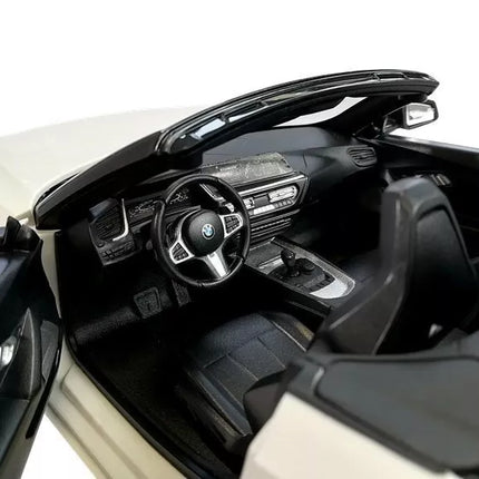 Radijo bangomis valdomas BMW Z4 Roadster Rastar 1:14