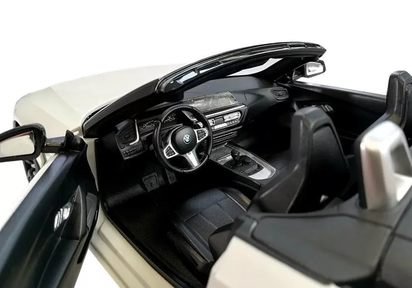 Radijo bangomis valdomas BMW Z4 Roadster Rastar 1:14