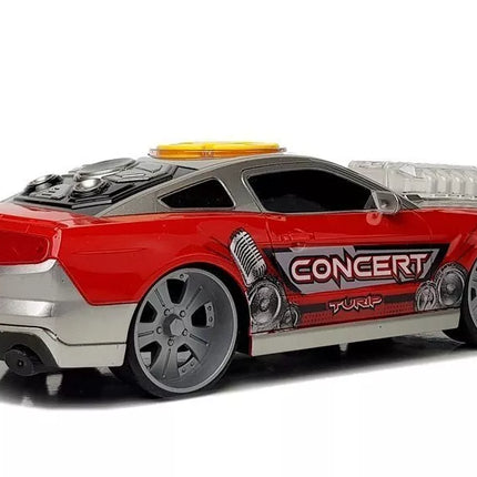 Sportinis automobilis su DJ pultu