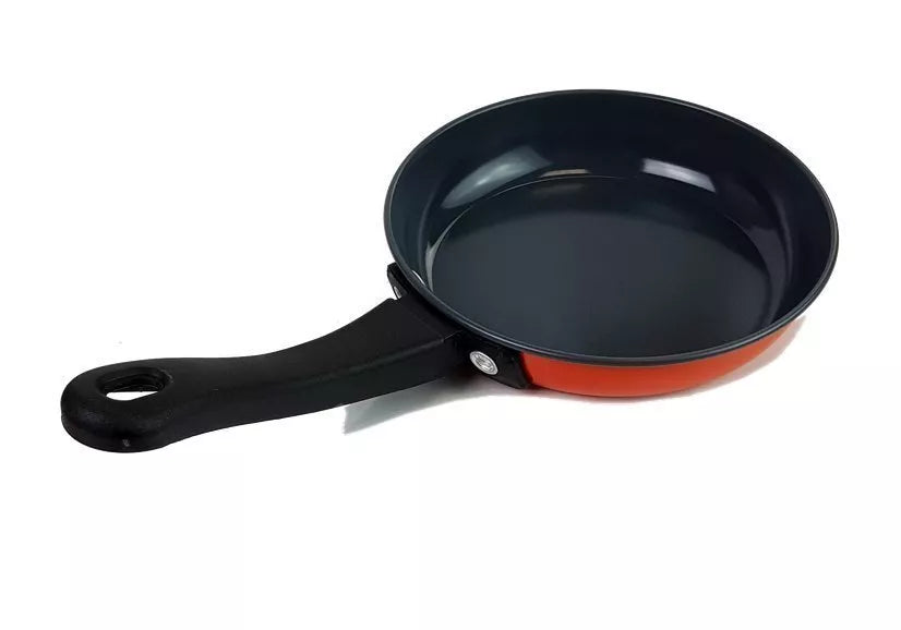 Vaikiškas metalinių virtuvės indų rinkinys, 22 dalių