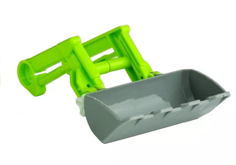 Medienos surinkimo traktorius su priekaba