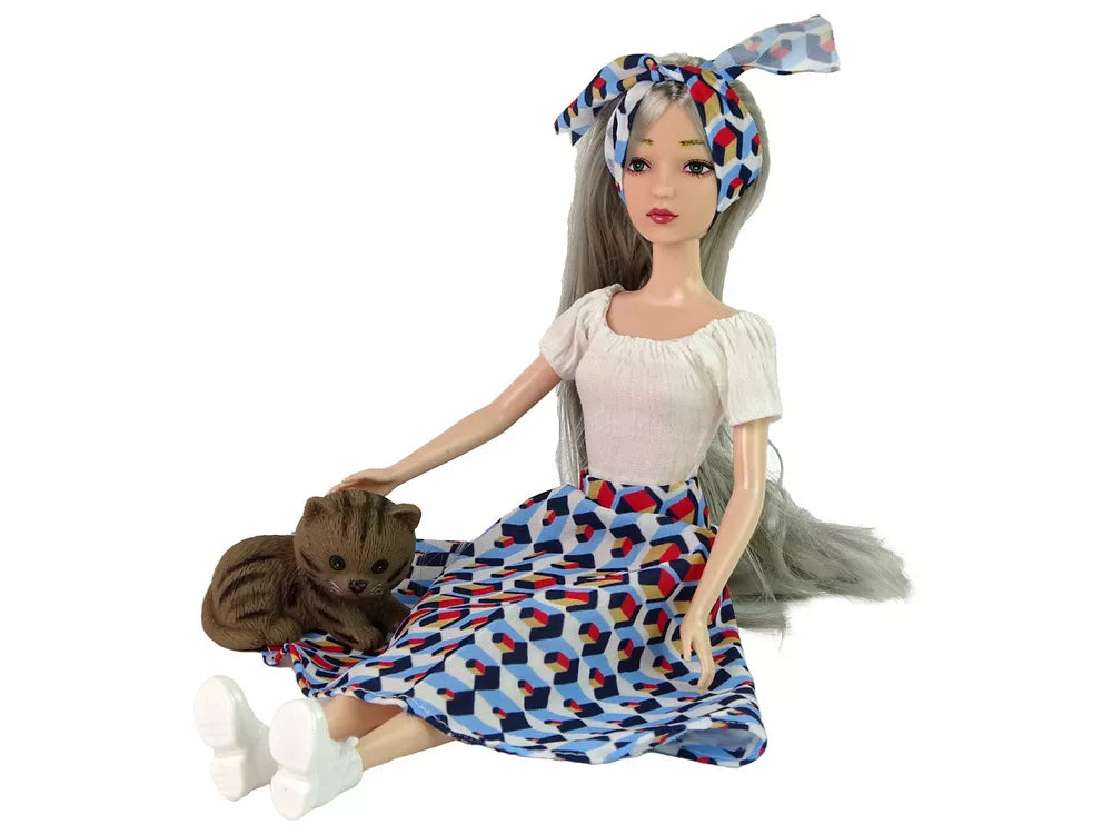 Lėlė Emilija su kačiuku ir supynėmis