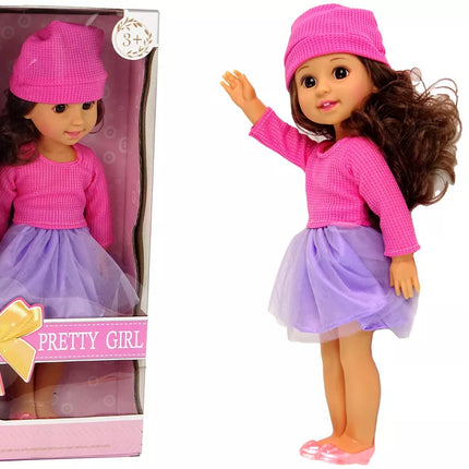 Lėlytė mergaitė su rudais plaukais