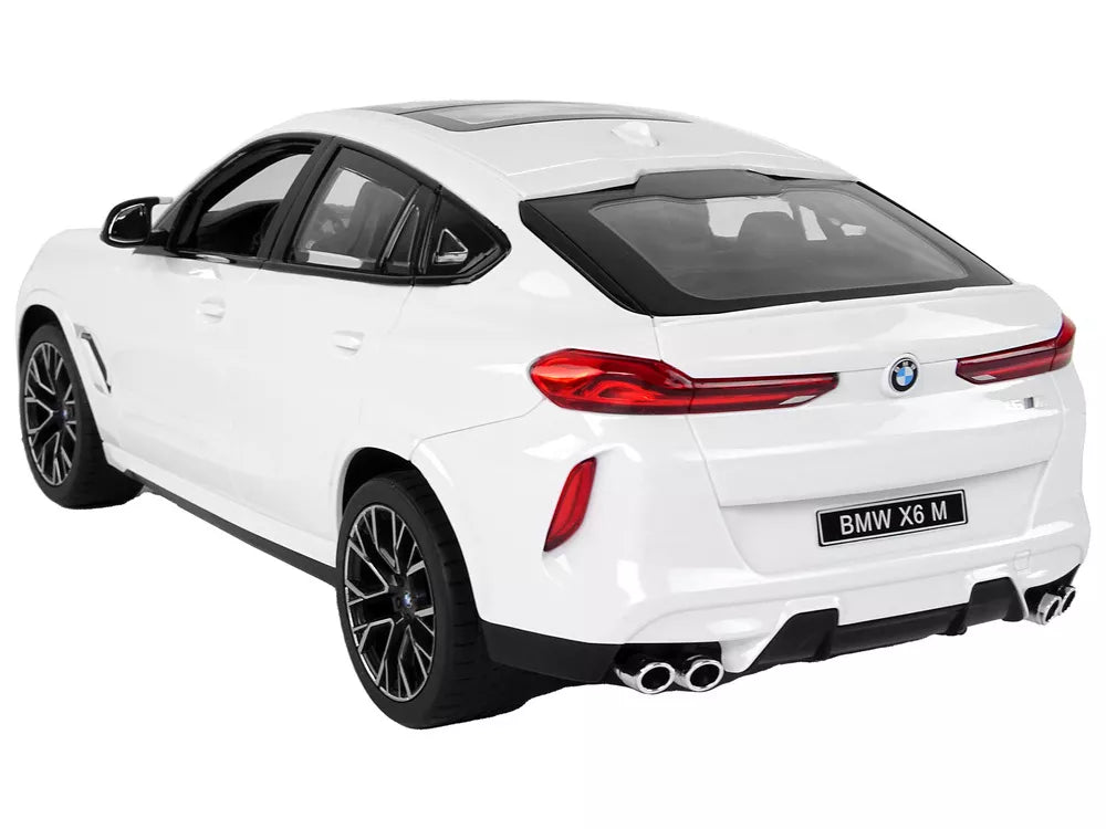 Baltas automobilis Bmw X6