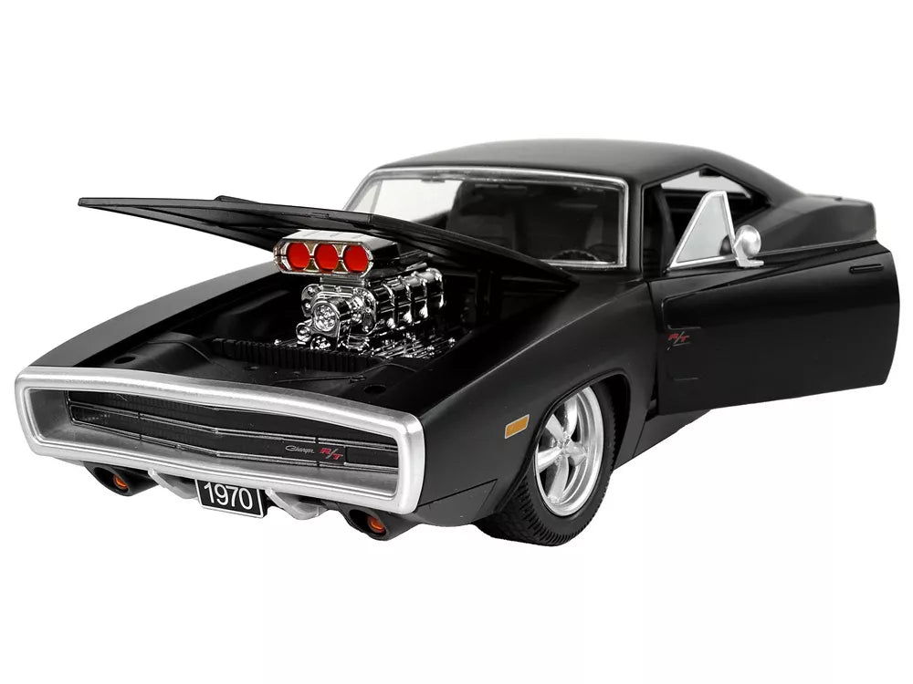 Juodas automobilis Dodge Charger