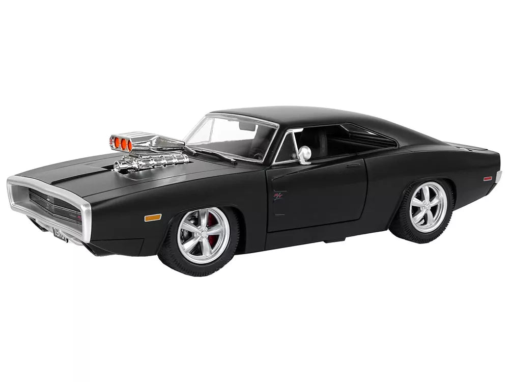 Juodas automobilis Dodge Charger
