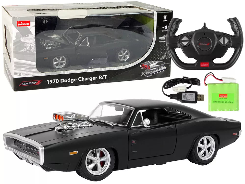 Juodas automobilis Dodge Charger