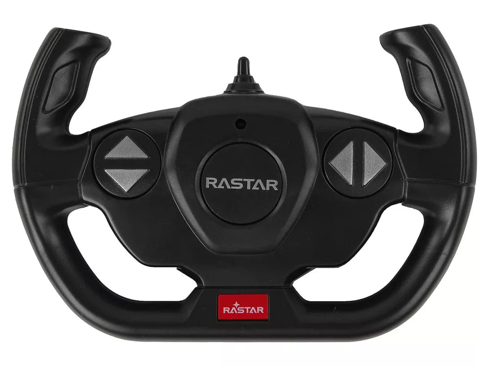 Radijo bangomis valdomas baltas automobilis Porsche