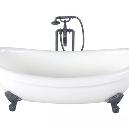 Lėlė su rožiniu chalatu ir vonios kambario aksesuarais