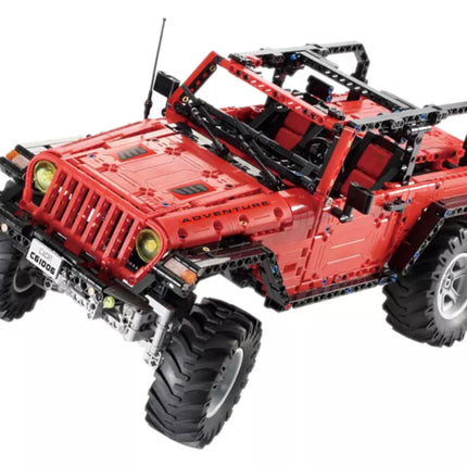 Nuotoliniu būdu valdomas visureigio konstruktorius kaladėlės