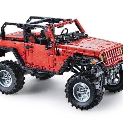 Nuotoliniu būdu valdomas visureigio konstruktorius kaladėlės