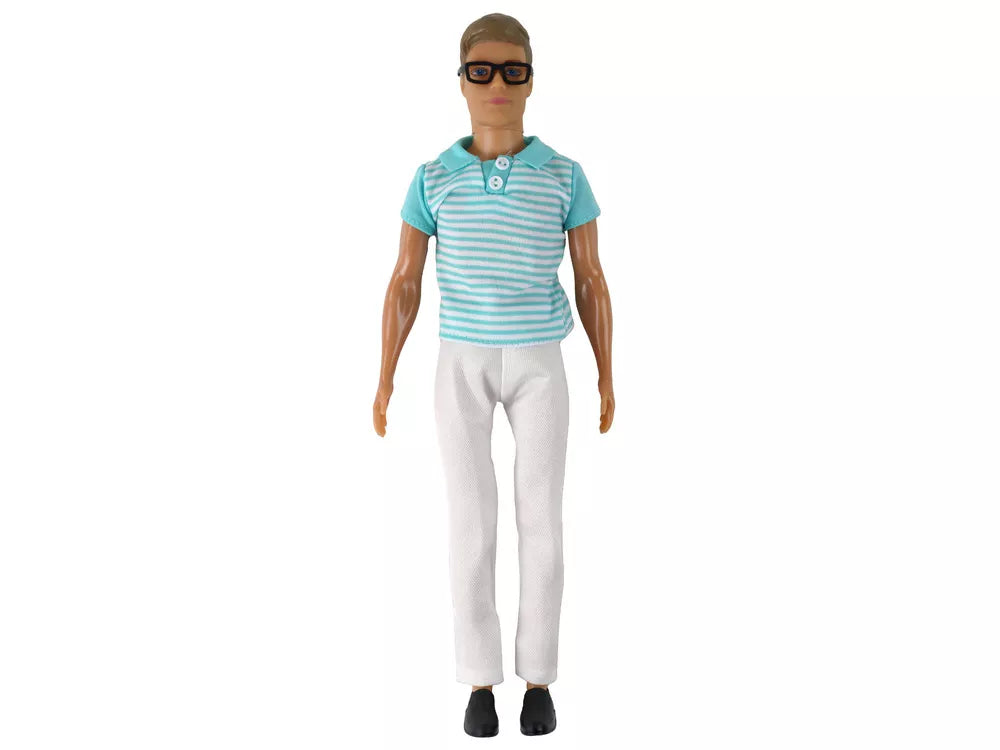 Lėlių šeima su kūdikiu ir gėlėta antklode