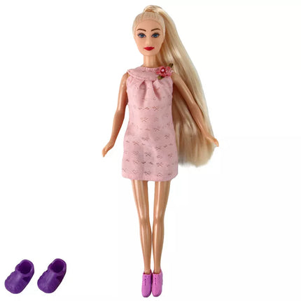 Lėlių šeima su kūdikiu