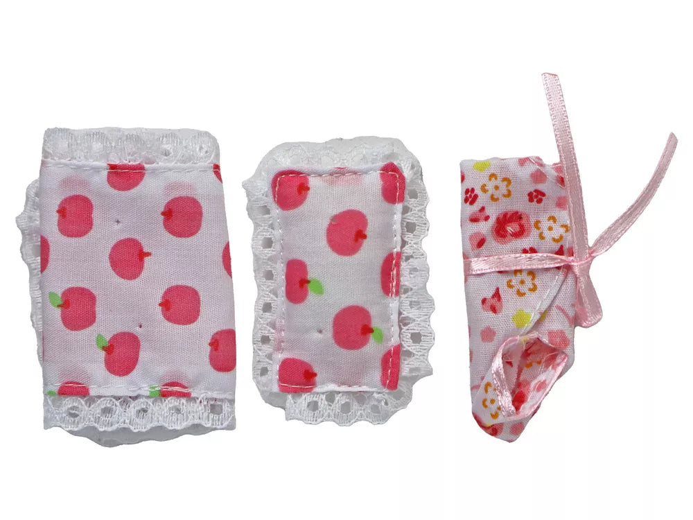 Lėlių šeima su kūdikiu