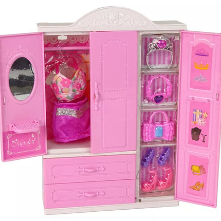 Lėlė su lėlių namelio aksesuarais