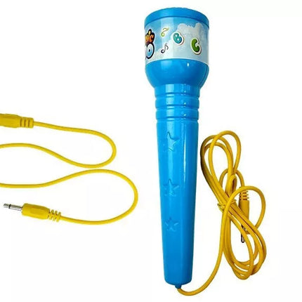 Baltas elektroninis fortepijonas su mėlynu mikrofonu