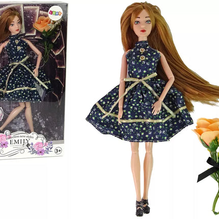 Lėlė modelis Emilija su gėlėmis