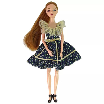 Modelis lėlė Emily su rankine ir gėlėmis