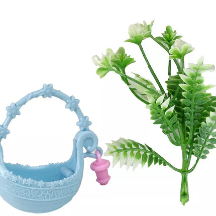 Raudonplaukė lėlė Emily su gėlėmis ir krepšiu