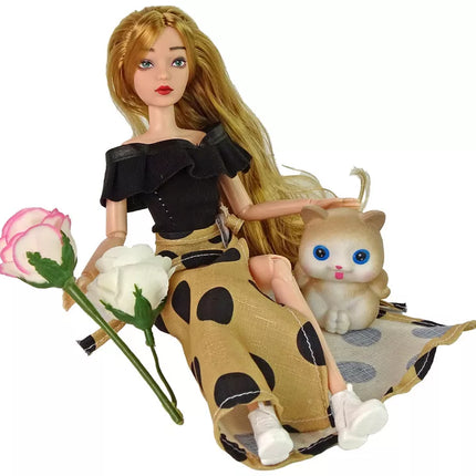 Ilgaplaukė lėlė Emily su katinu ir rožėmis