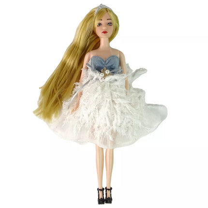 Lėlė Emilija su gėlėmis ir kačiuku