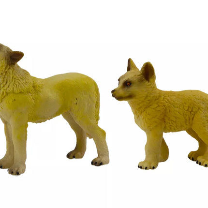 Suaugusio ir jauno vilko figurėlės
