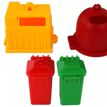 Žalia šiukšliavežė su kranu ir konteineriais