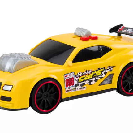 Geltonas sportinis automobilis