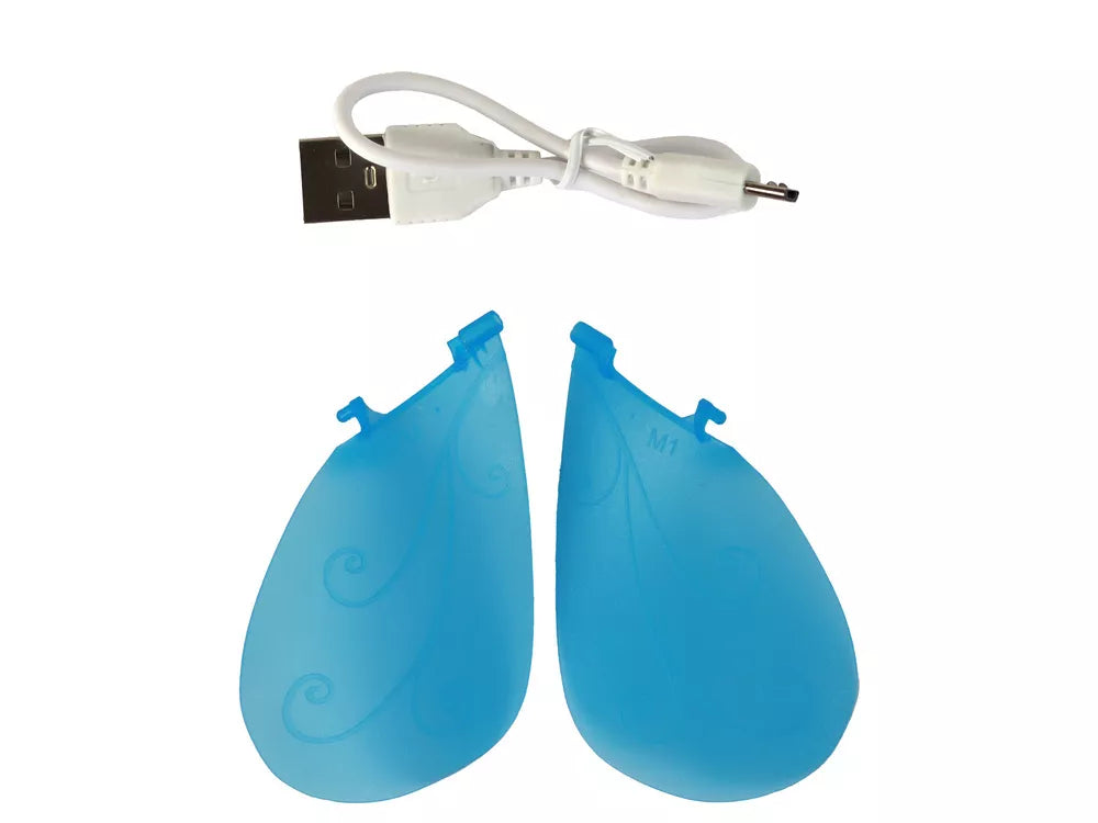 Rankomis valdoma magiška mėlyna pasakų lėlė Fėja