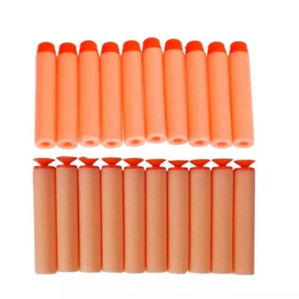 Raudonas šautuvas su taikiniu ir šoviniais